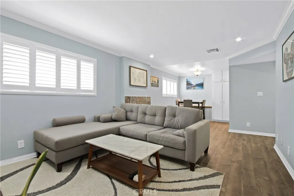 1430 S Point View Street 107, Los Angeles, California 90035 home-pic-3